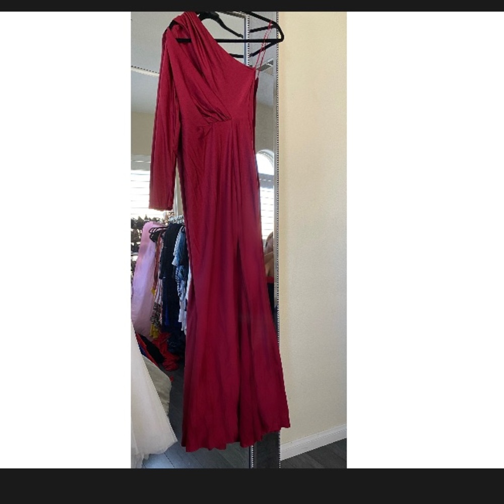 ricarica Burgundy gown